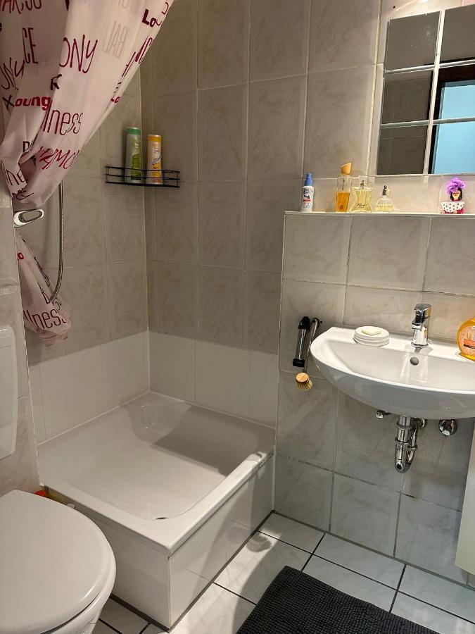 Jasmin'S Apartment Krefeld Eksteriør bilde
